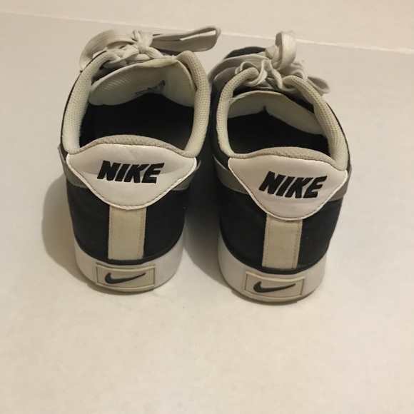 Men's sneakers Nike size 11 1/2 27$ black and whit - Picture 4 of 7